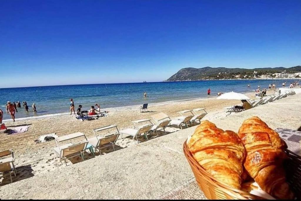 T2 Avec Clim Et Terrasse Vue Mer, Les Sablettes La Seyne-sur-Mer Exterior foto